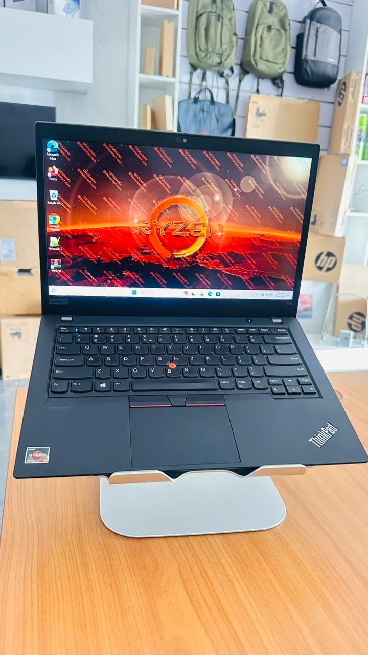 Lenovo ThinkPad T14 Gen2 8GB RAM 256GB SSD 14” Gráfica 2GB