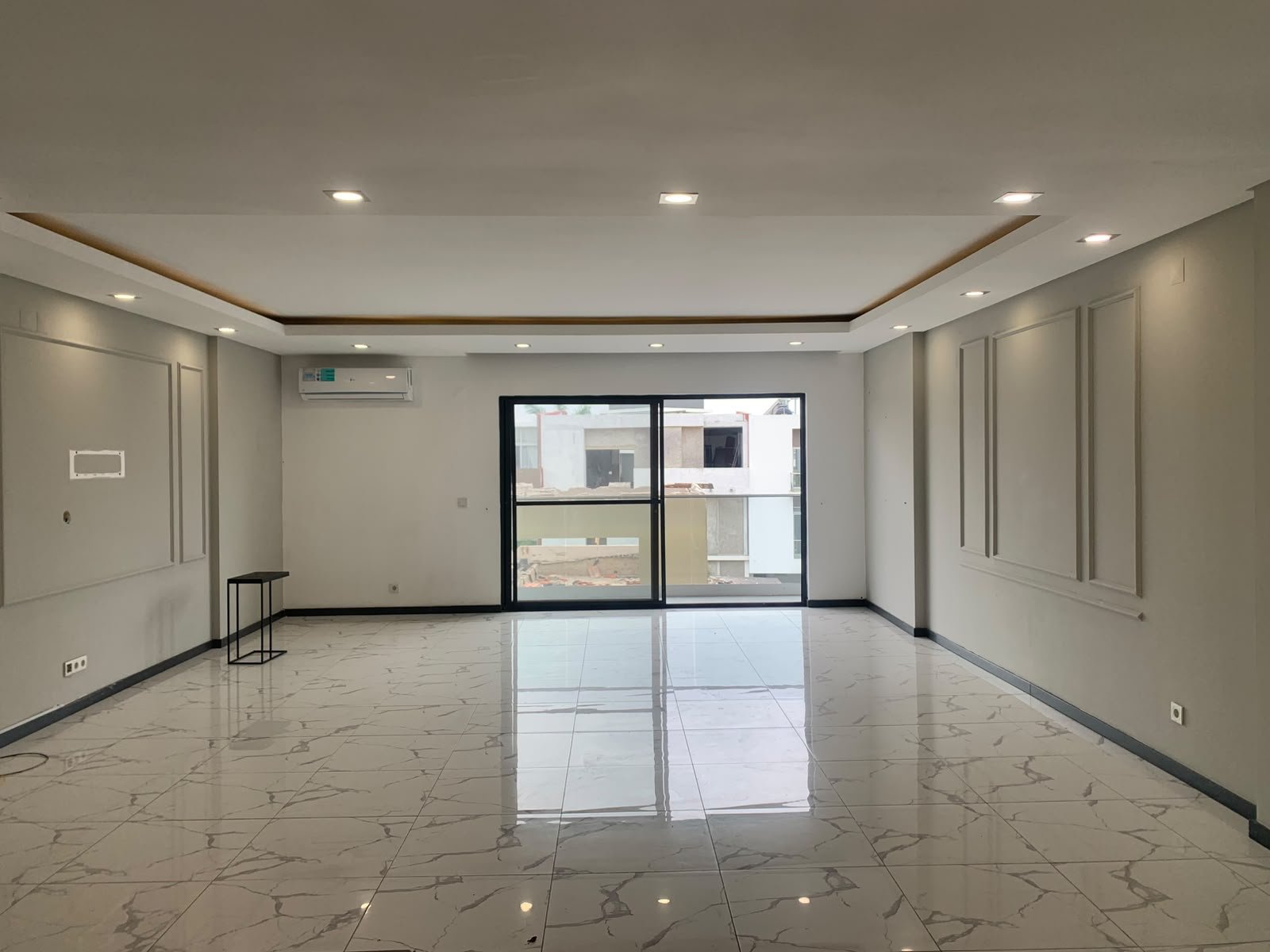 Arrenda-se Luxuoso Apartamento T3 no condomínio Sarah Apartaments no Triunfo novo